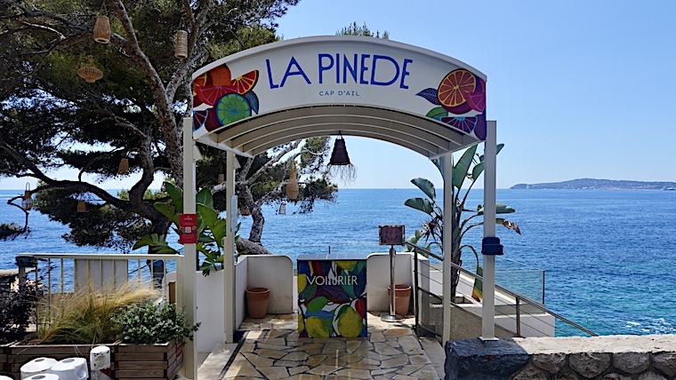 À Cap d’Ail, le Restaurant La Pinède, une Escale Méditerranéenne Intimiste